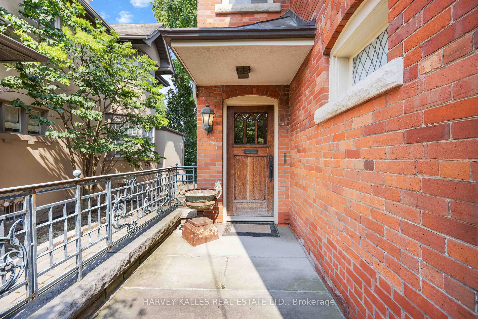 73 Dunvegan Rd