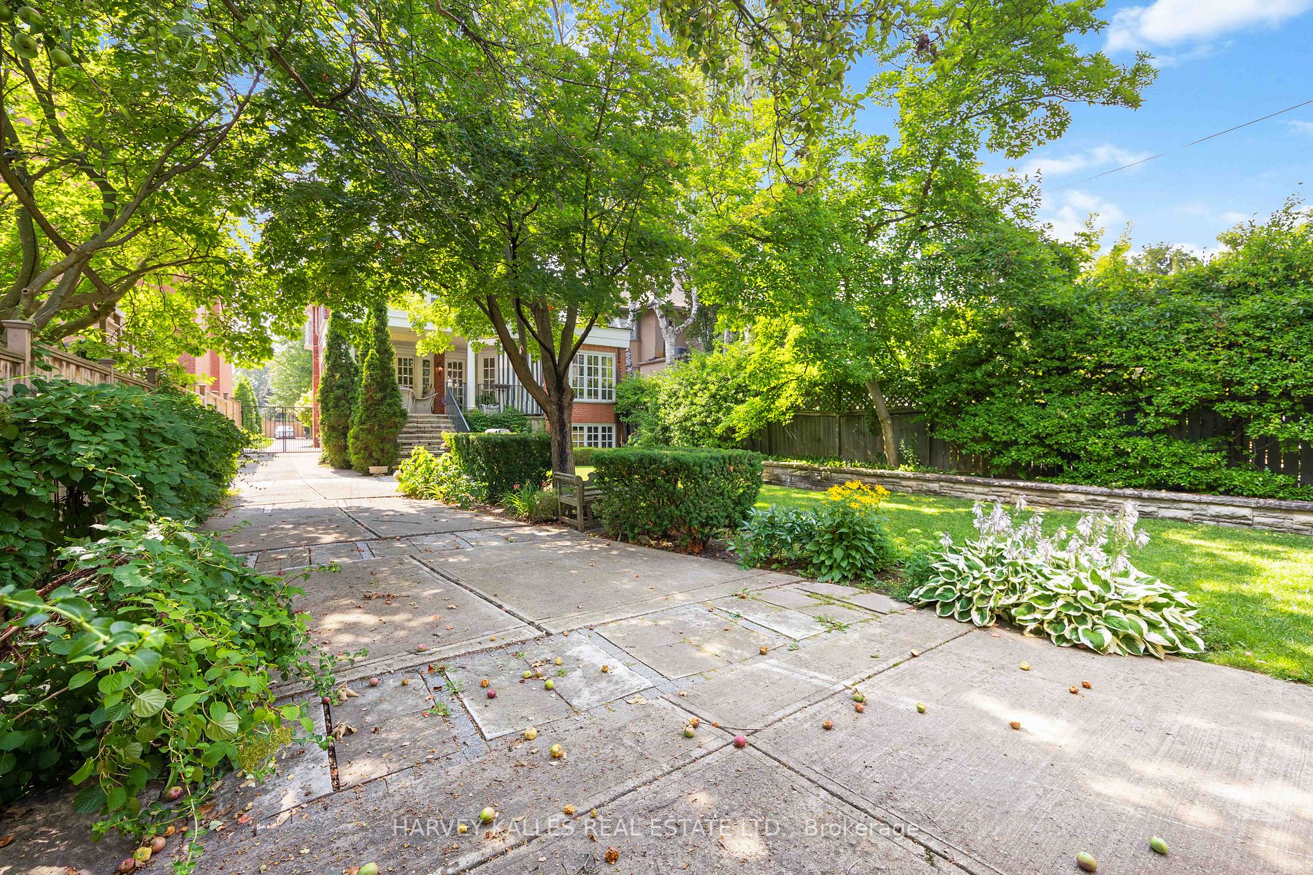 73 Dunvegan Rd