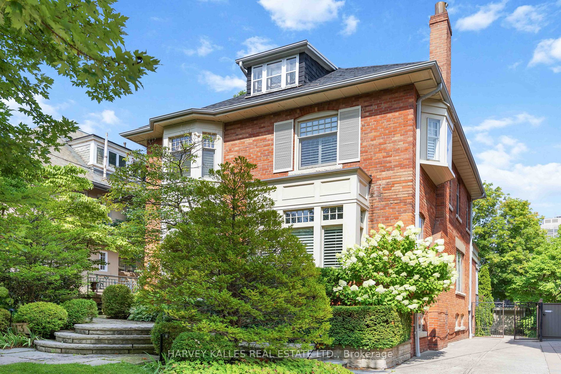 73 Dunvegan Rd