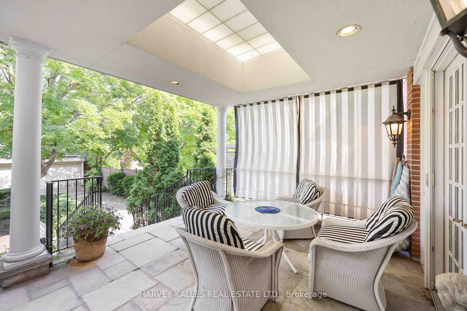 73 Dunvegan Rd