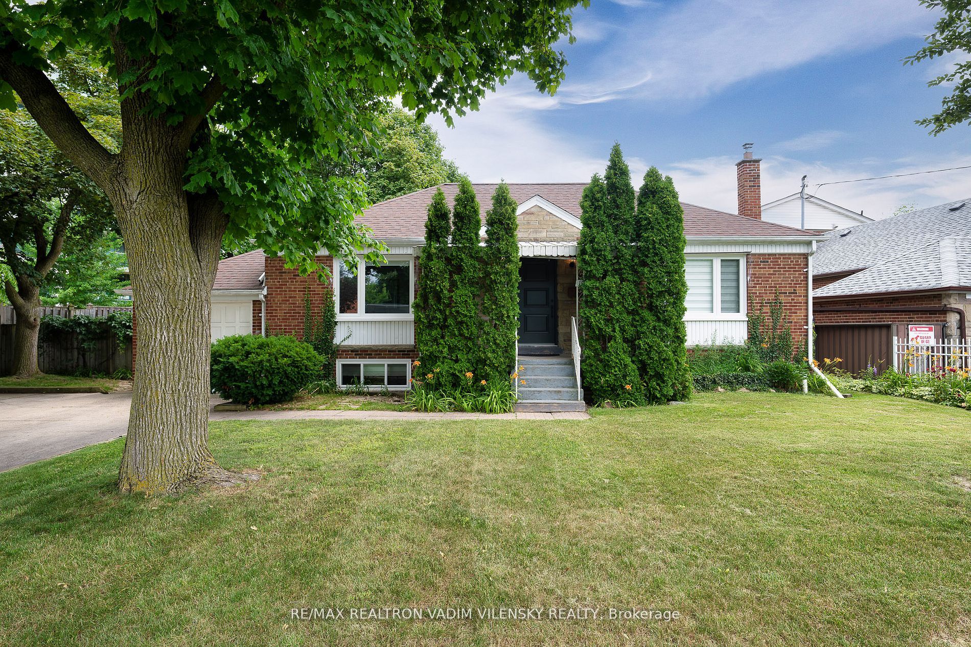 Listing C6819184 - Large Photo # 2