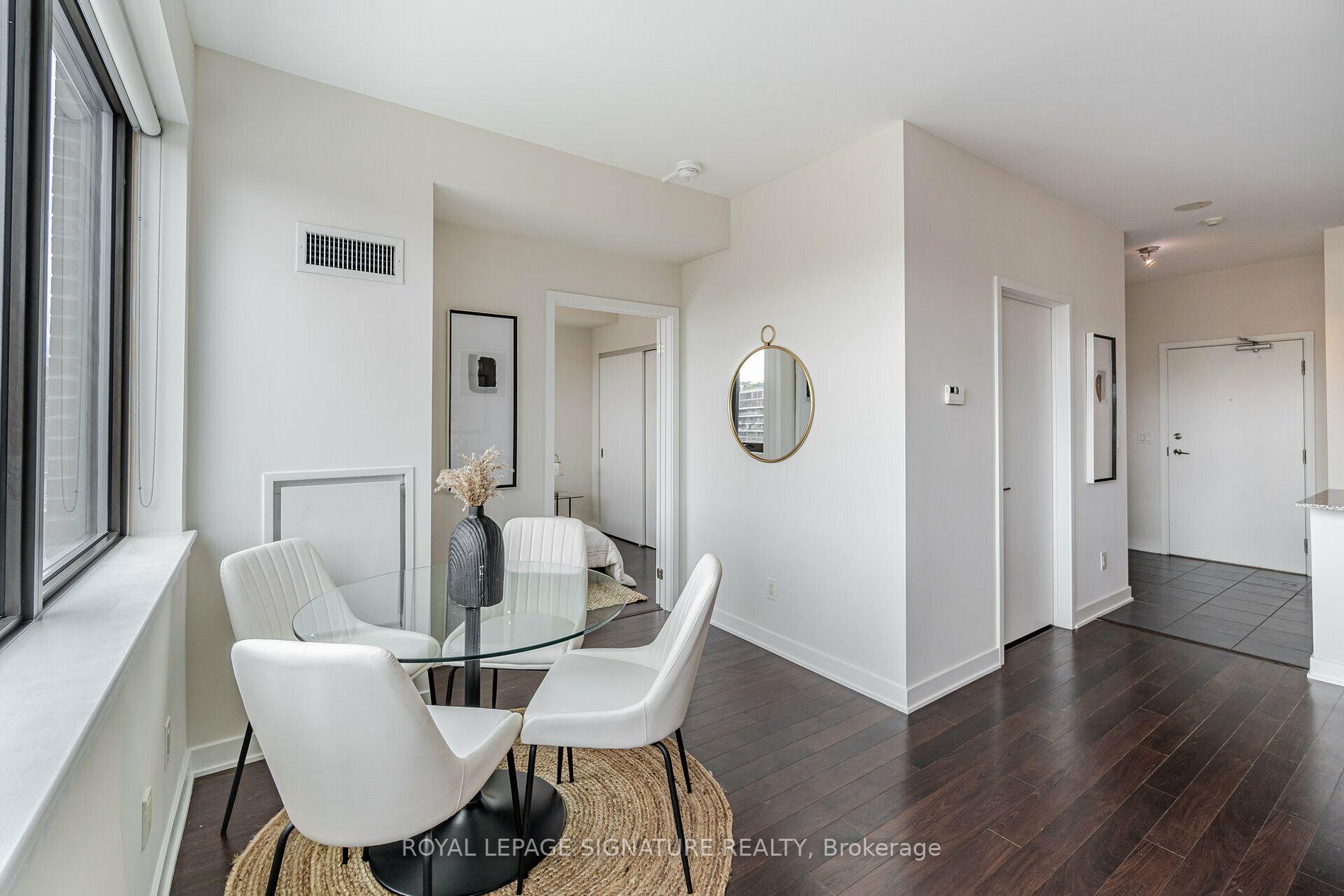 400 Wellington St W, #908