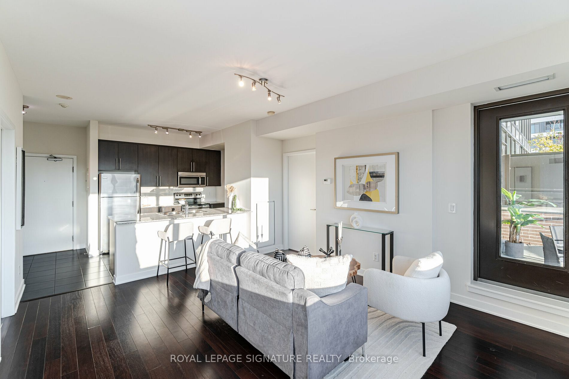 400 Wellington St W, #908