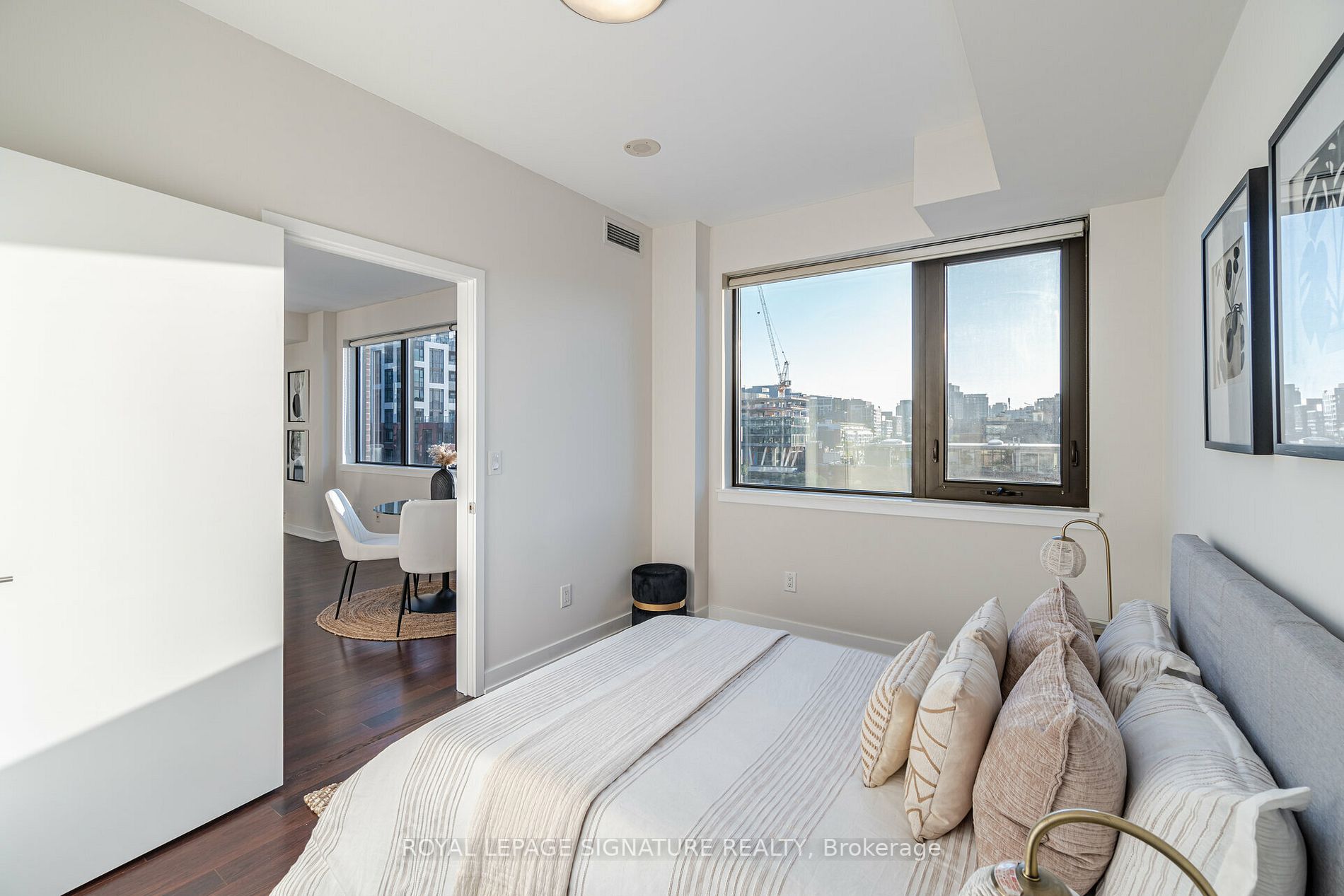 400 Wellington St W, #908