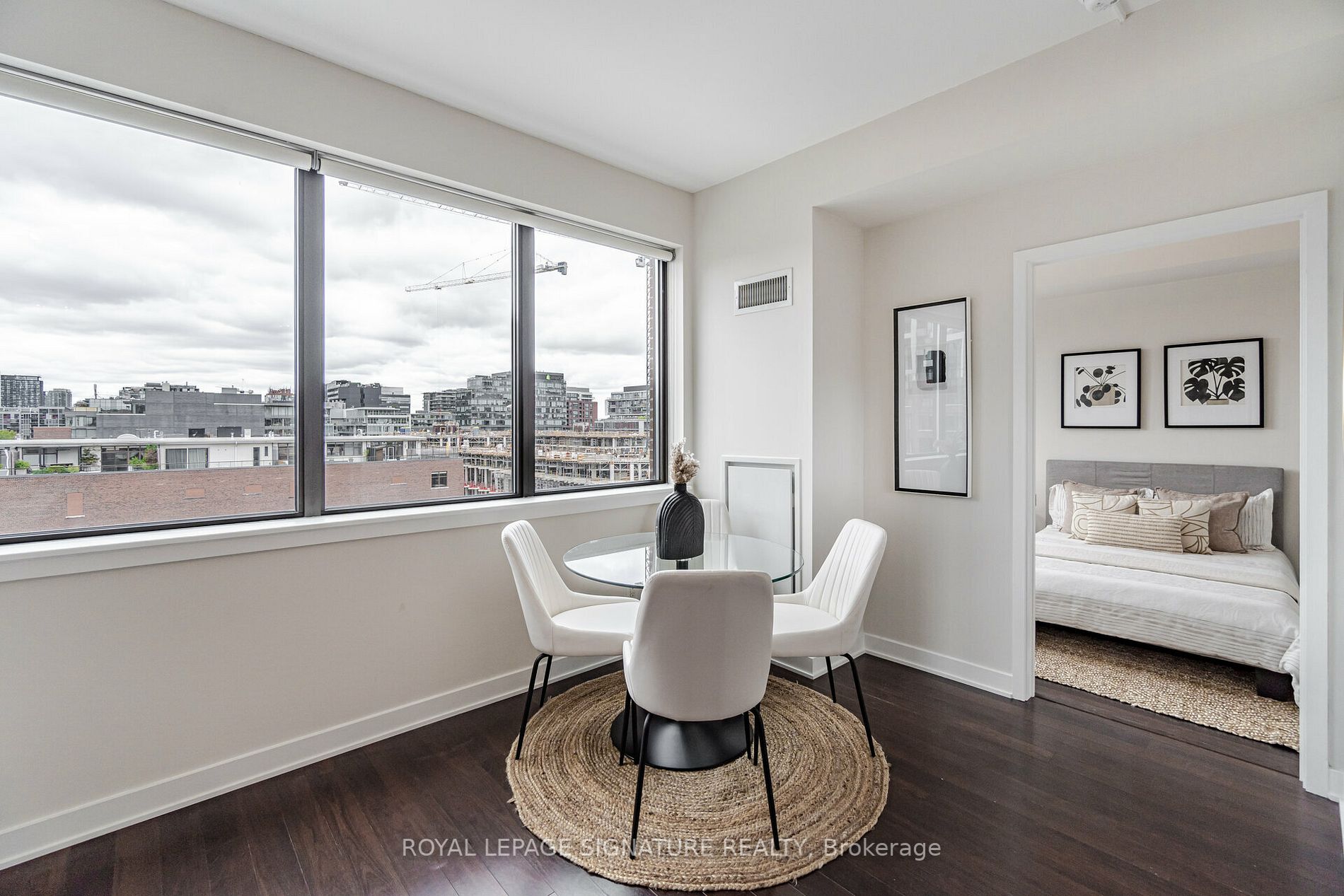 400 Wellington St W, #908