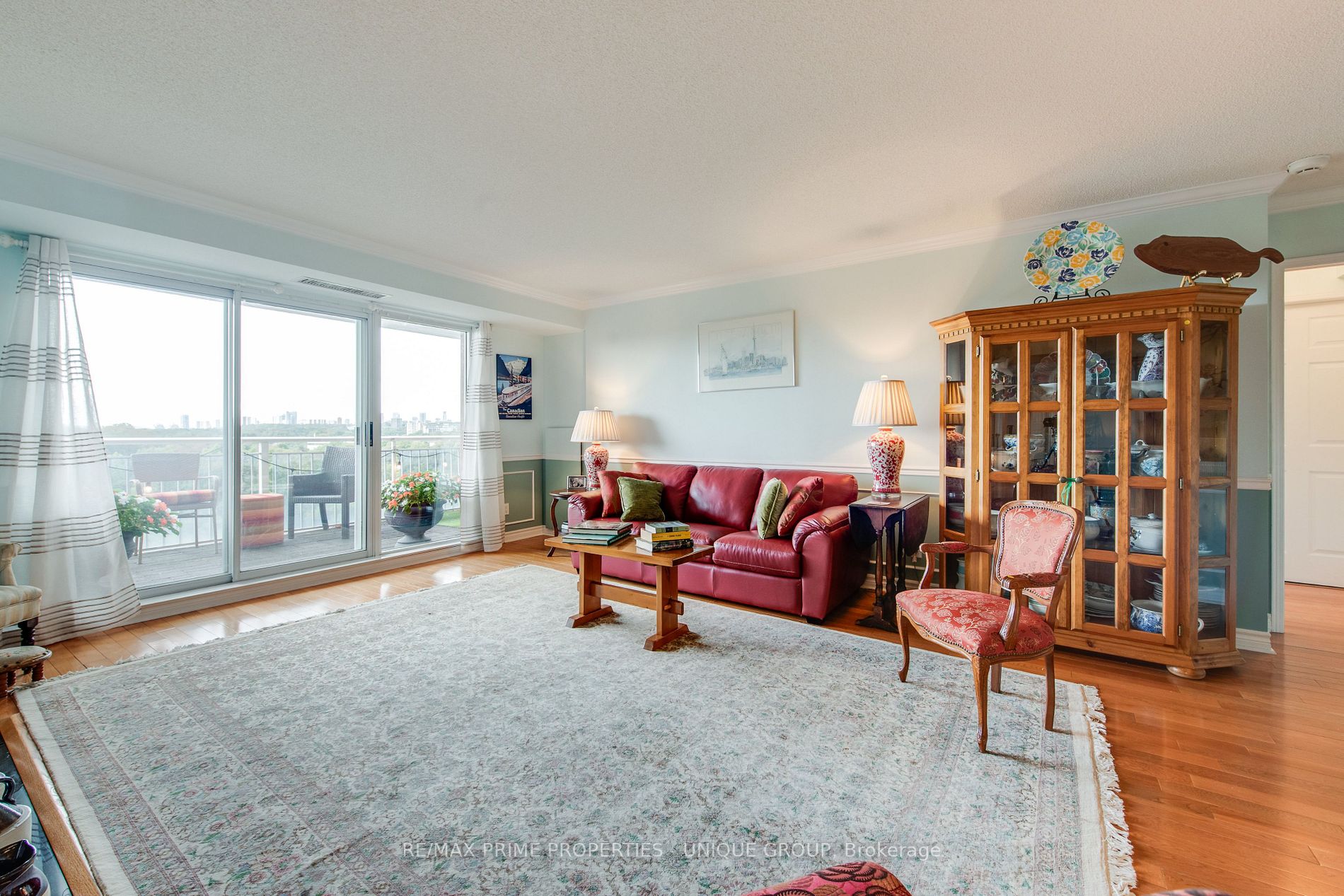 18 Concorde Pl, #627