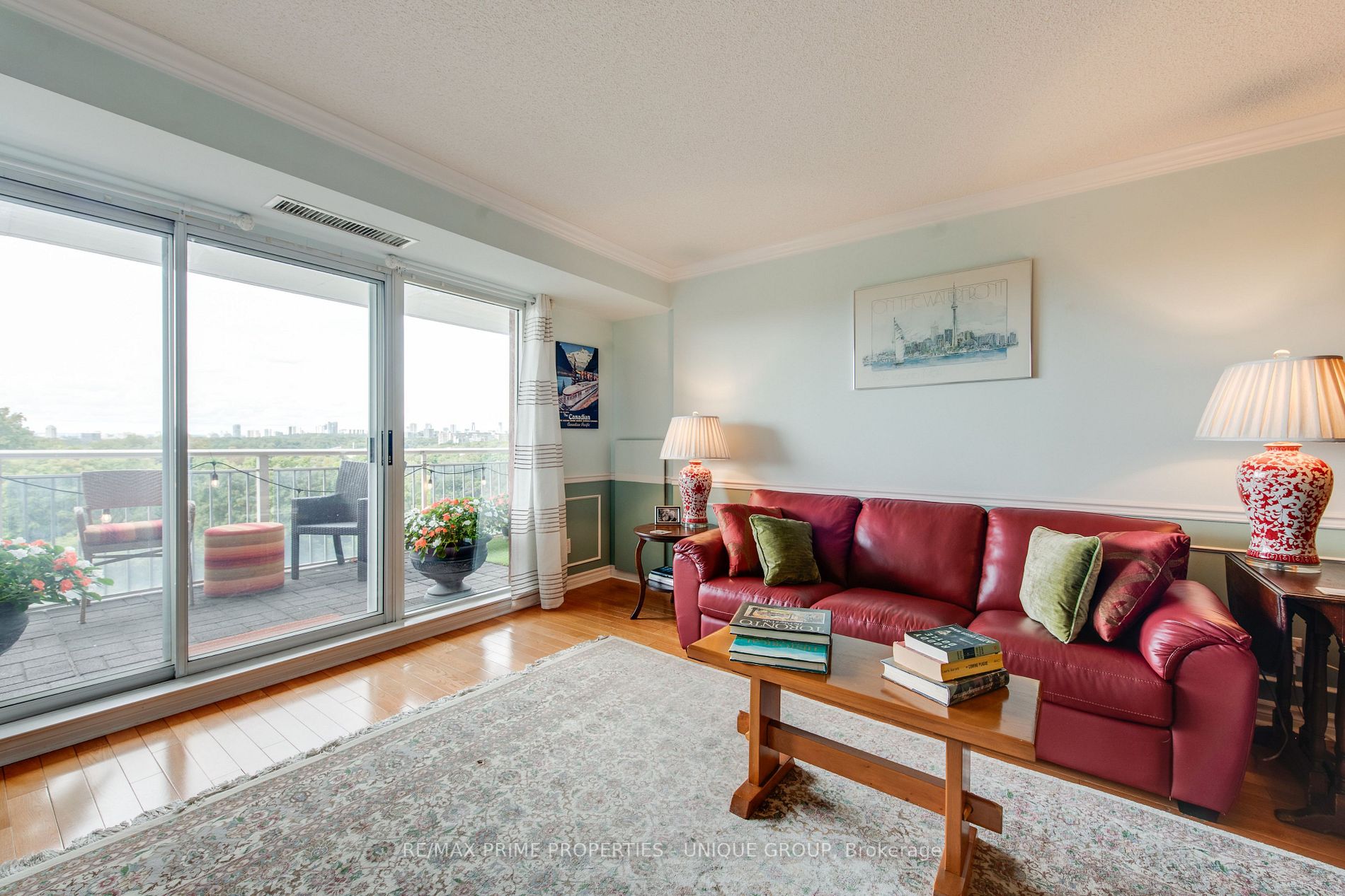 18 Concorde Pl, #627