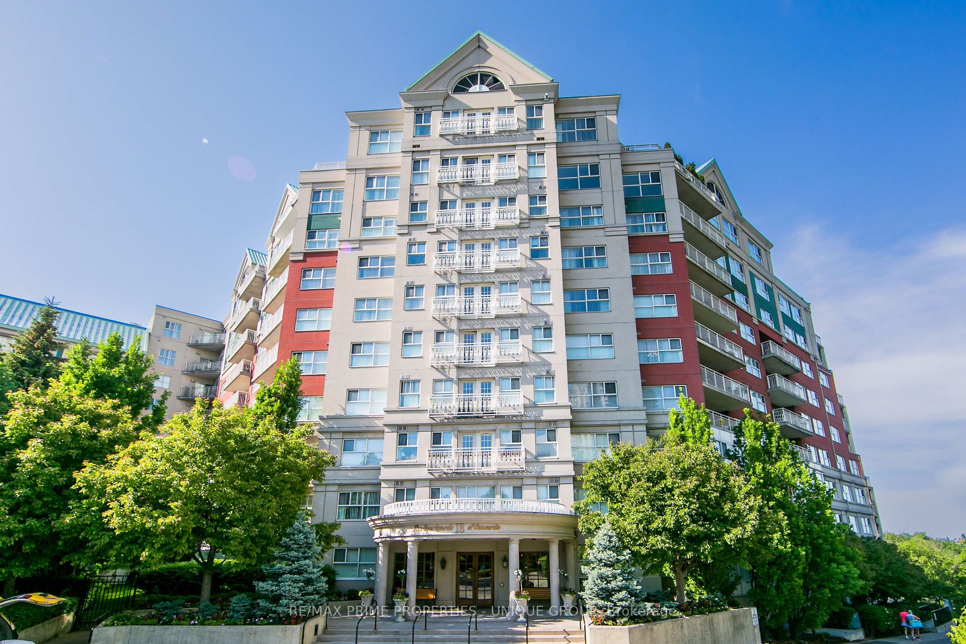 18 Concorde Pl, #627