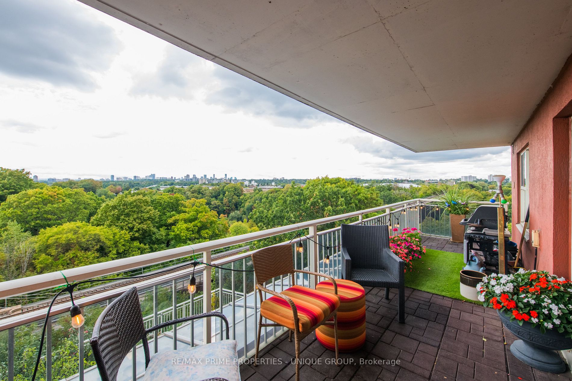 18 Concorde Pl, #627