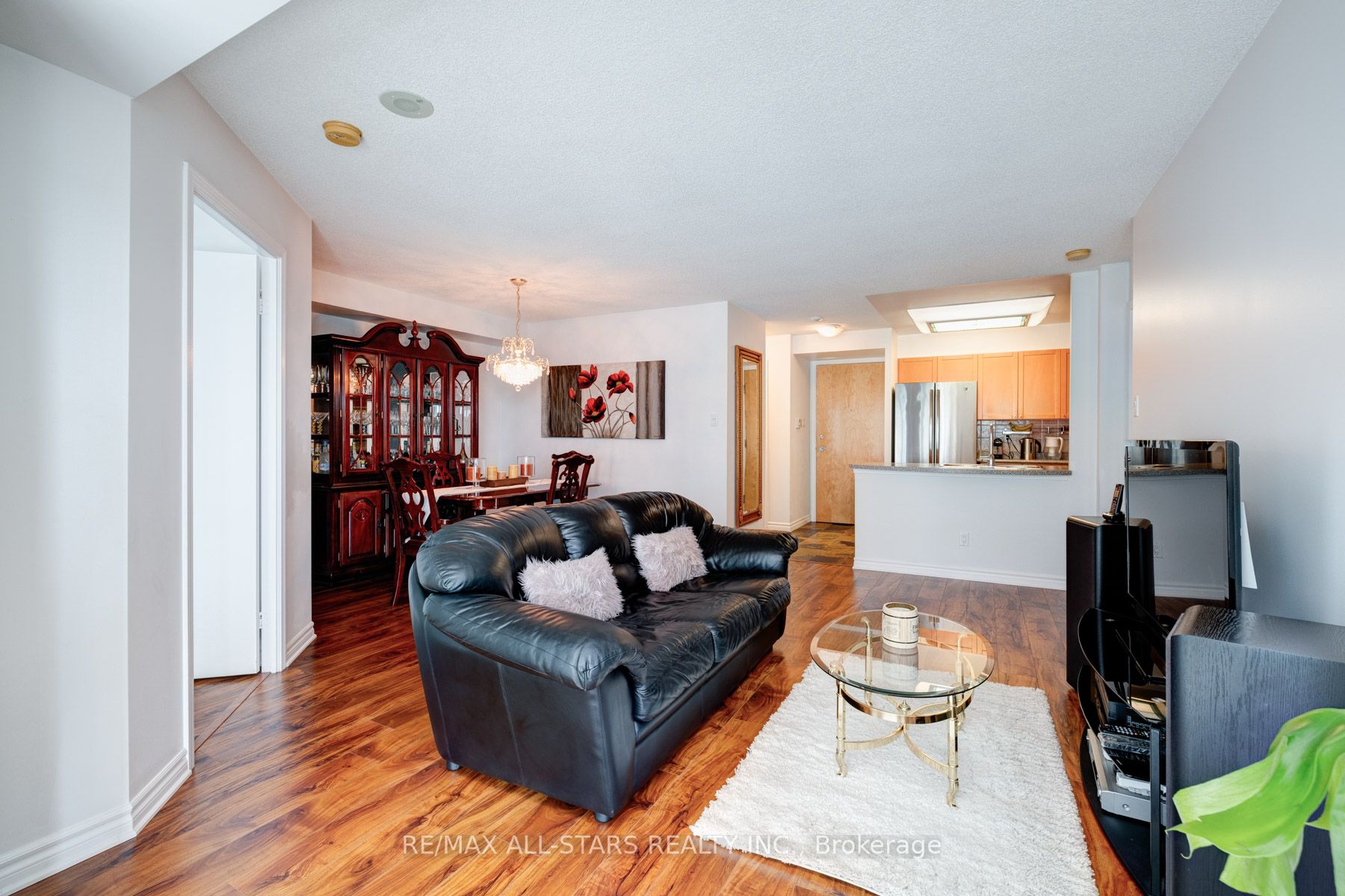 600 Queens Quay West, #815