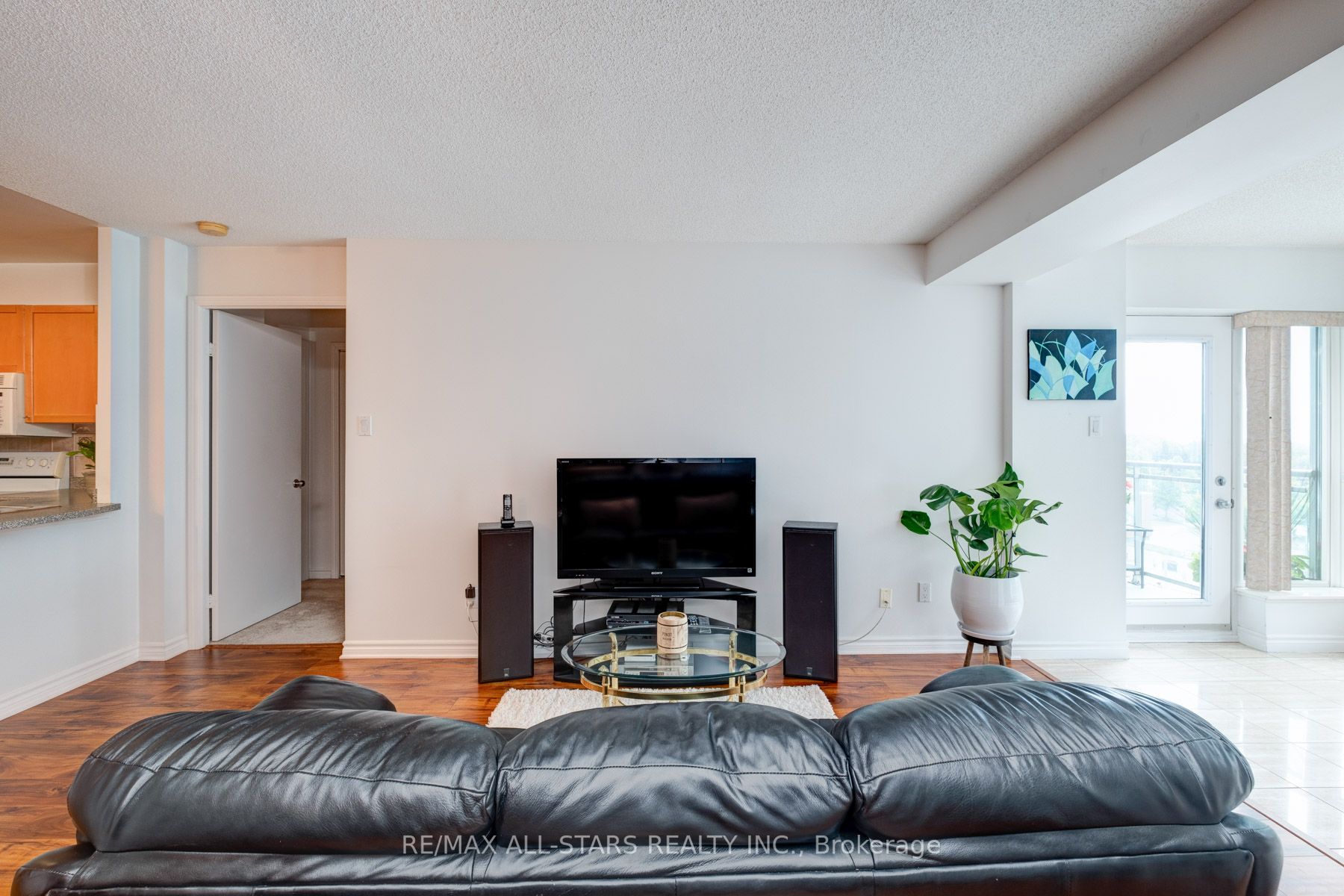 600 Queens Quay West, #815