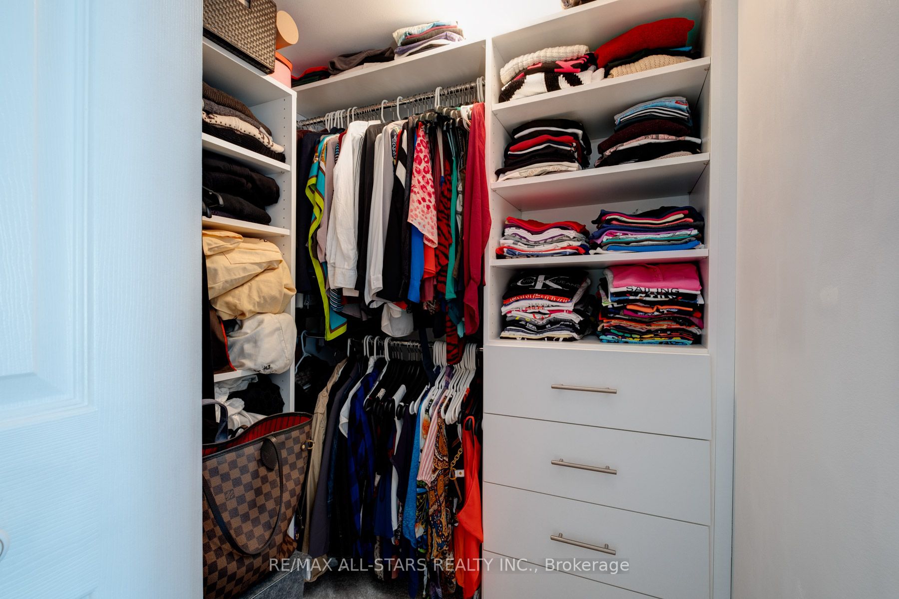 600 Queens Quay West, #815