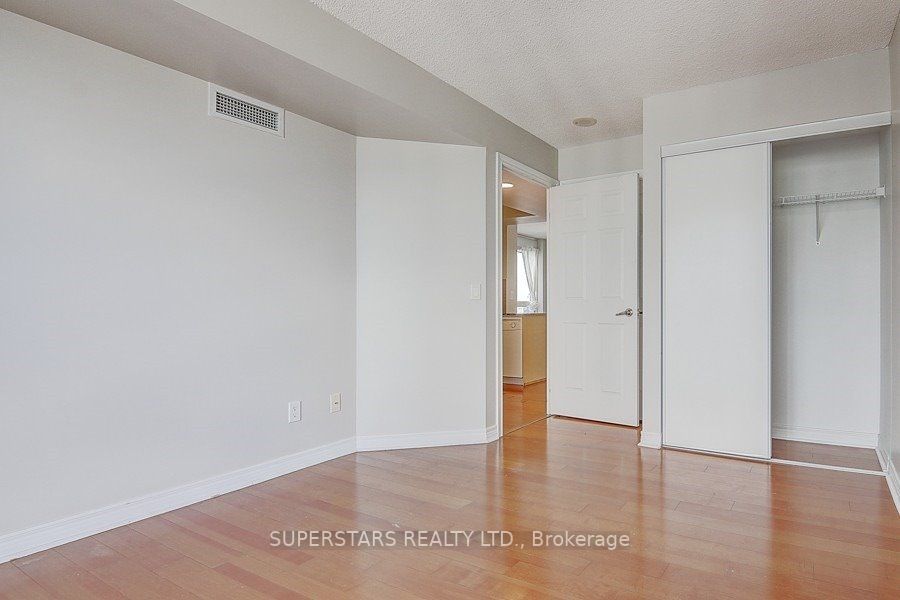 763 Bay St, #2402