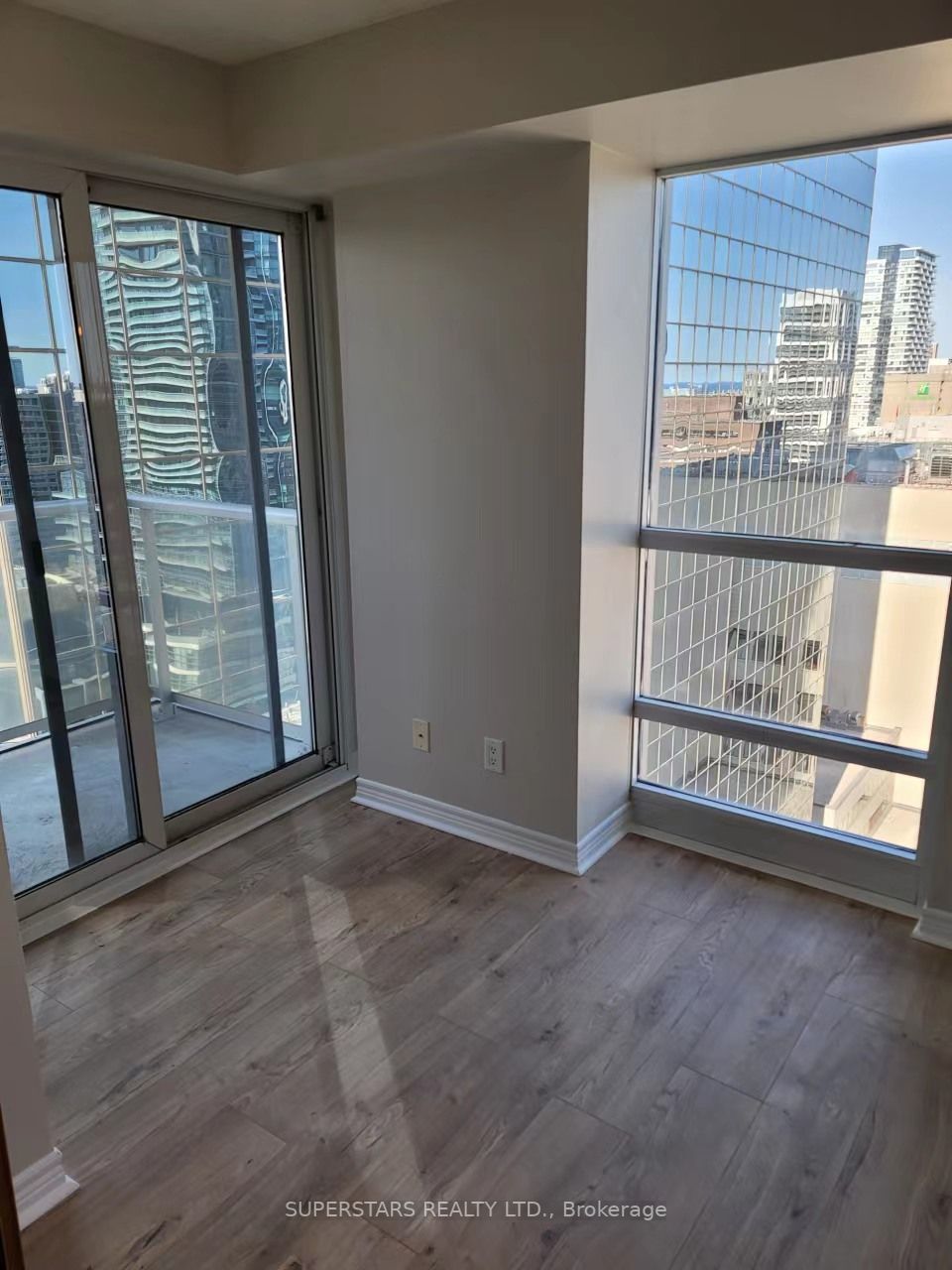 763 Bay St, #2402