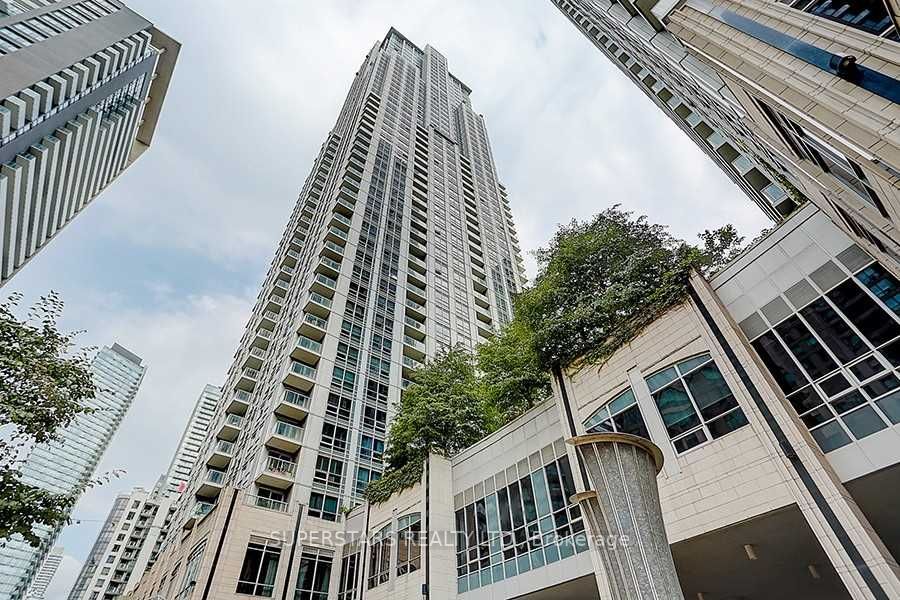 763 Bay St, #2402