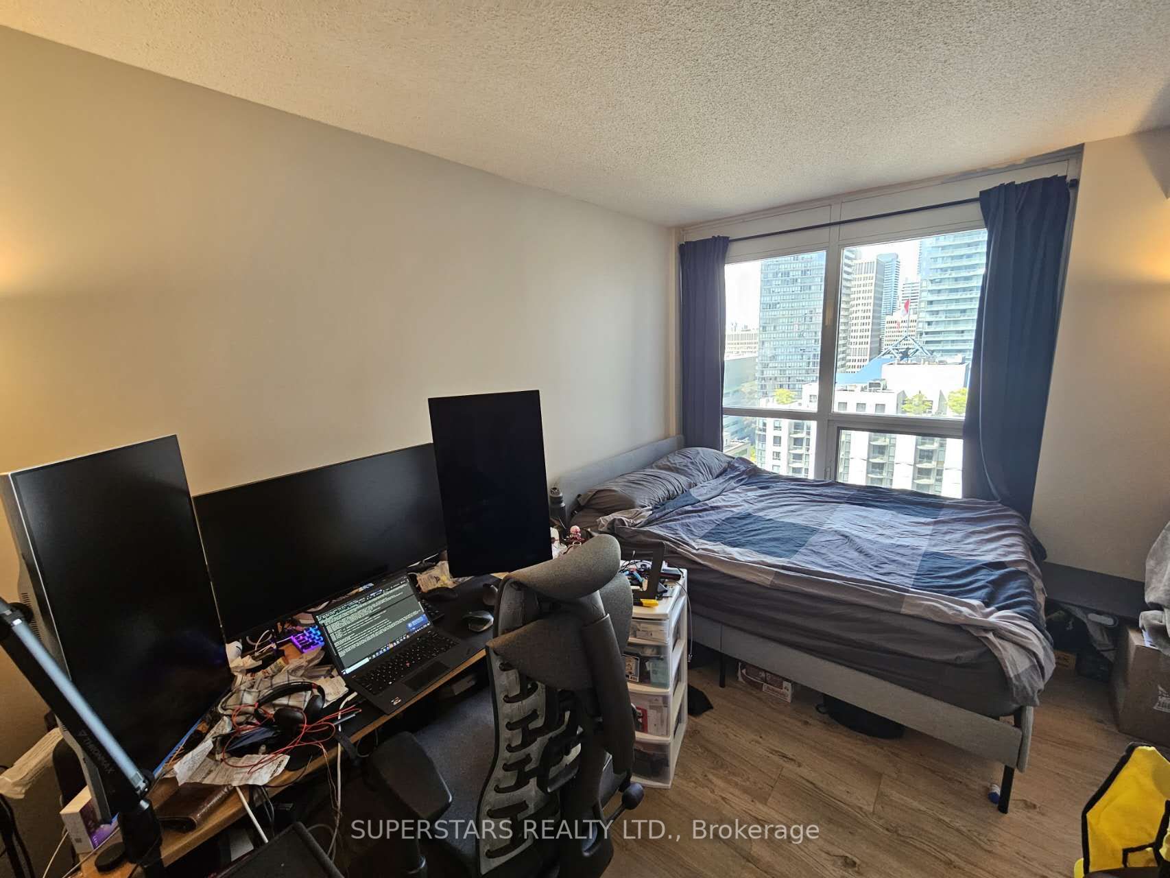 763 Bay St, #2402