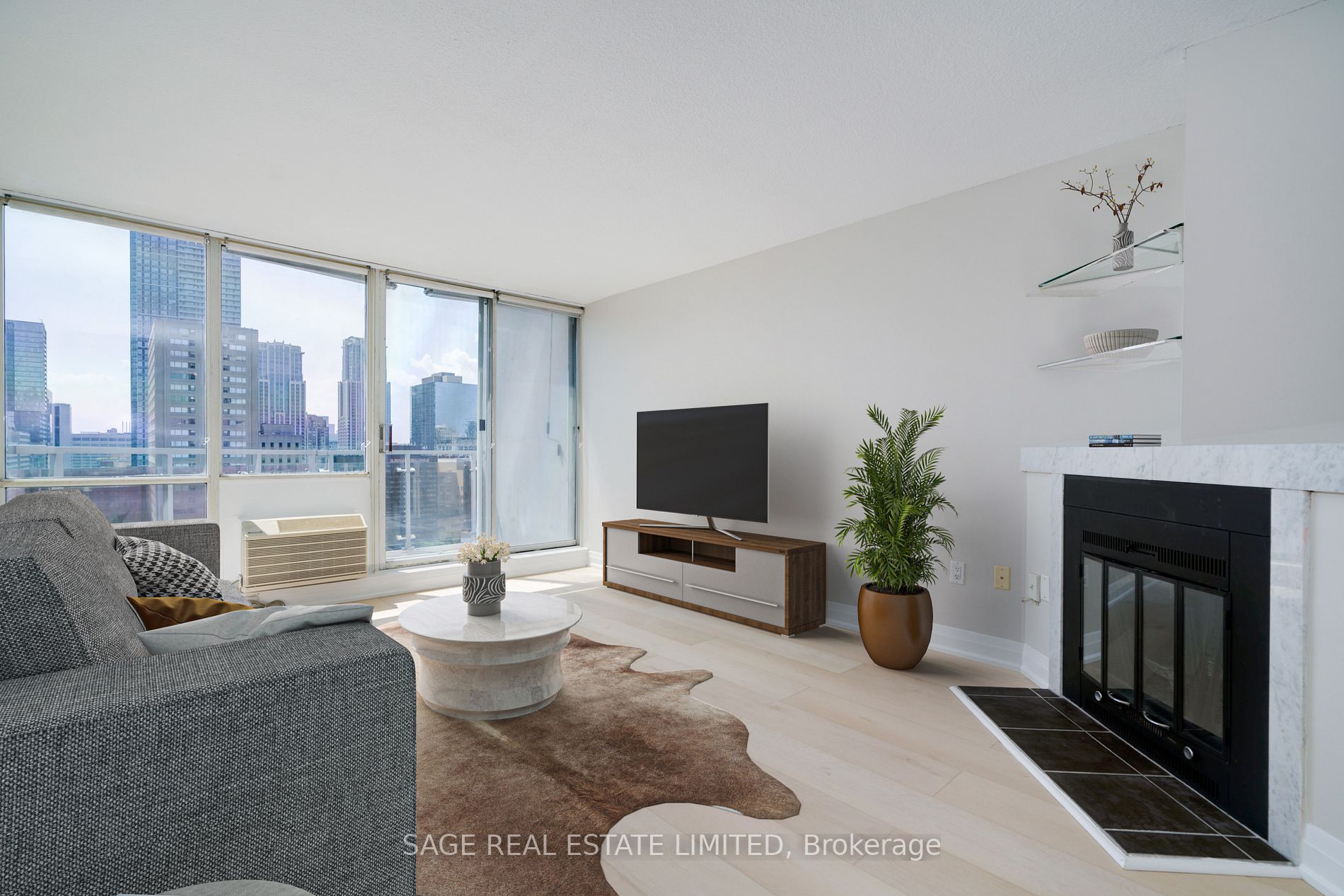 86 Gerrard St E, #22C