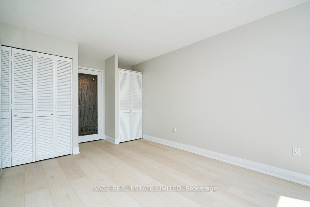 86 Gerrard St E, #22C