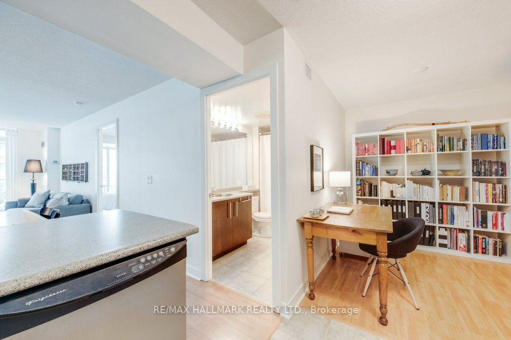 50 Lynn Williams St, #1212