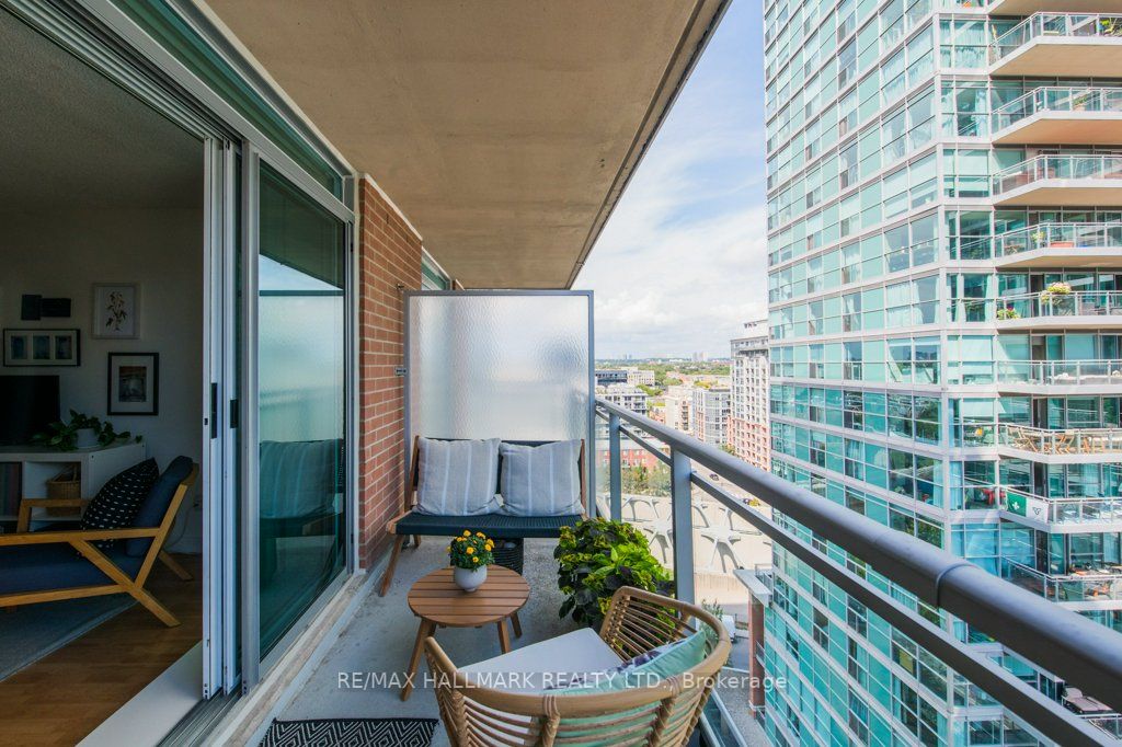 50 Lynn Williams St, #1212