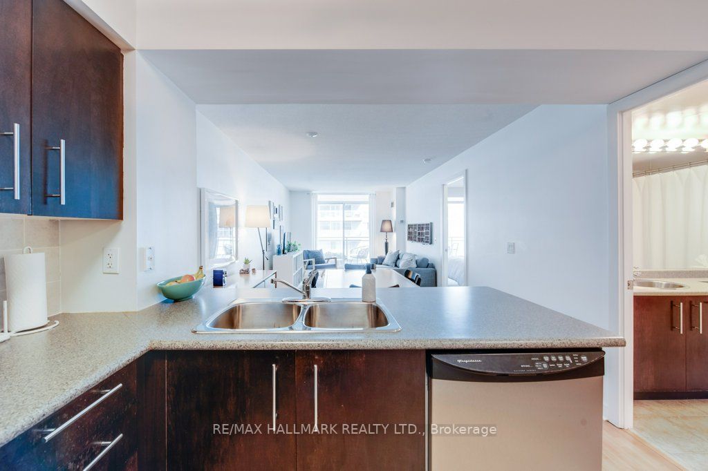 50 Lynn Williams St, #1212