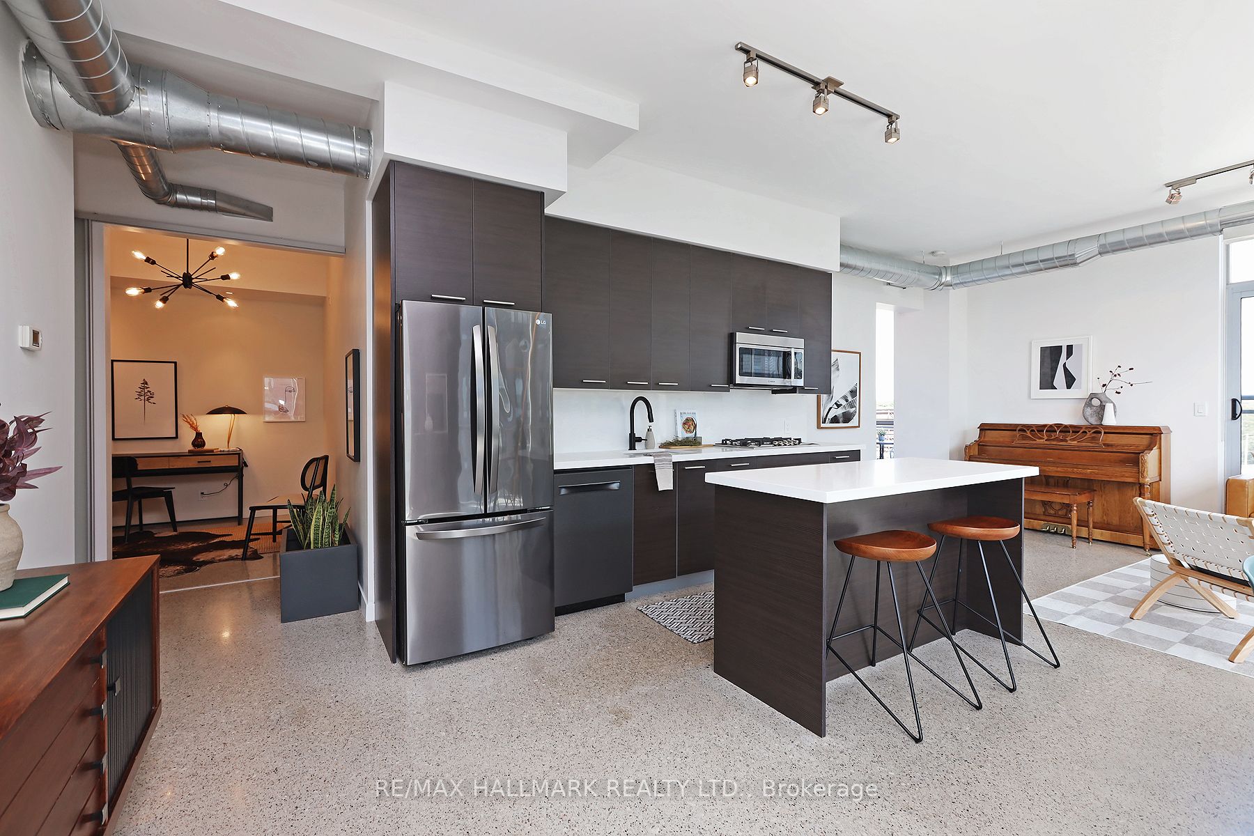 510 King St E, #523