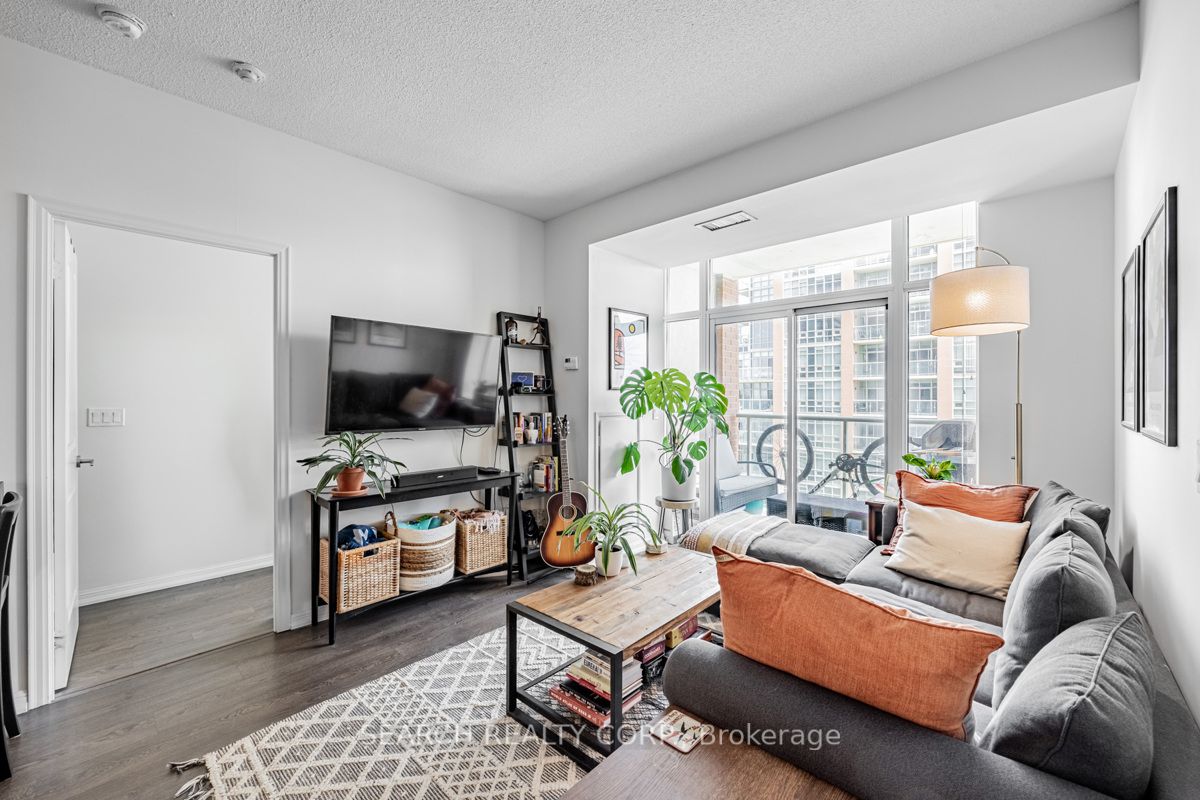 75 East Liberty St, #1801