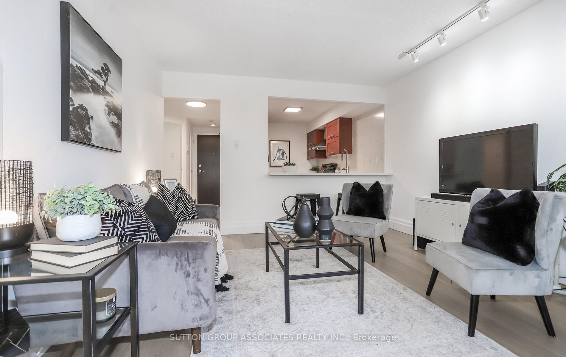 60 Homewood Ave, #525
