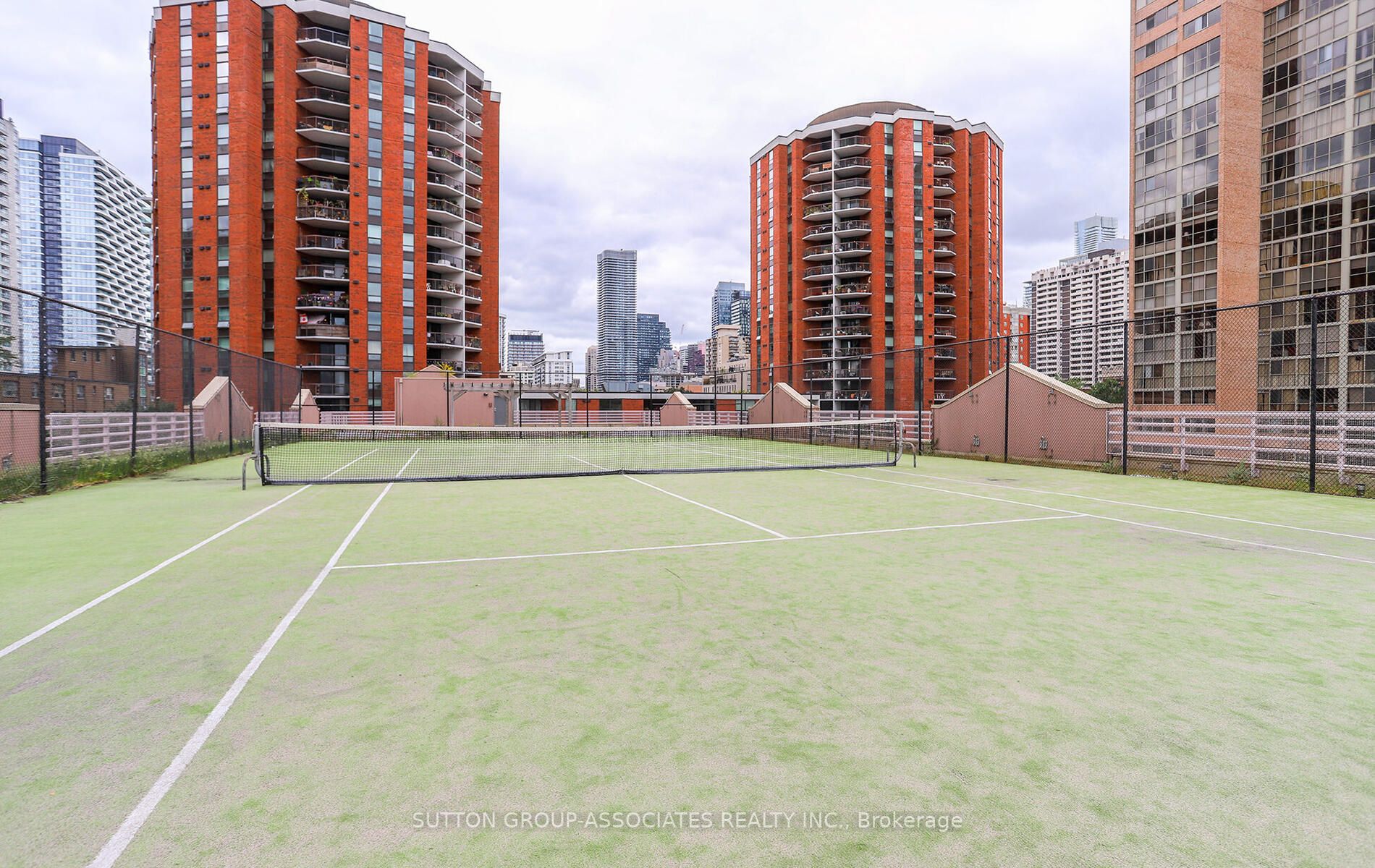 60 Homewood Ave, #525
