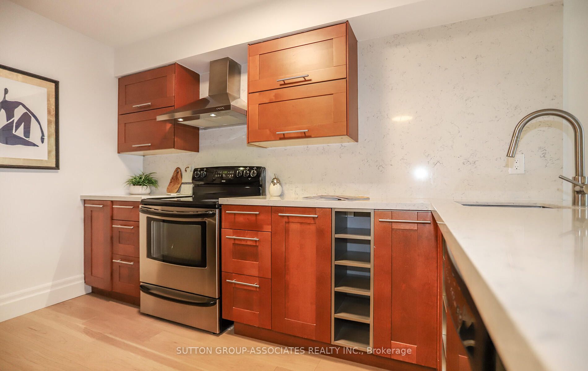 60 Homewood Ave, #525