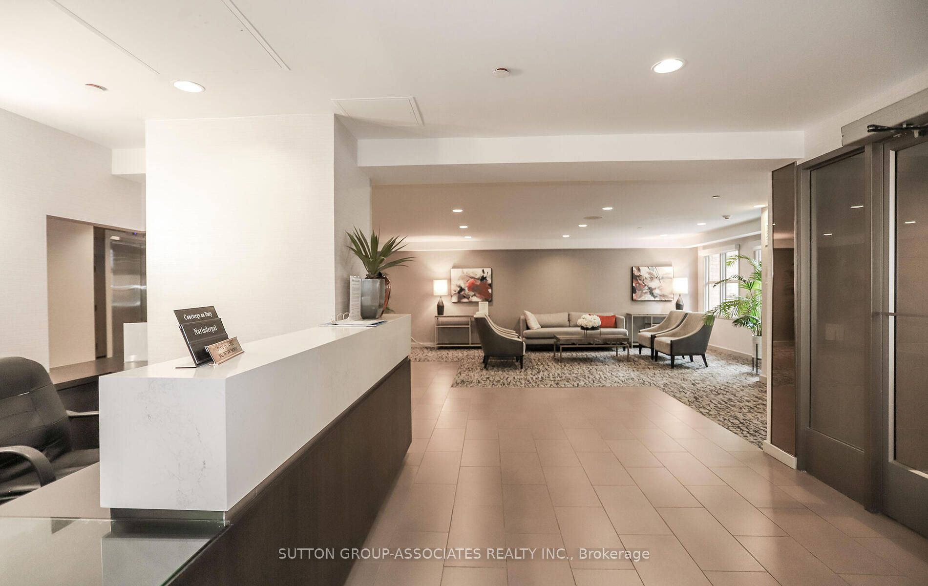 60 Homewood Ave, #525