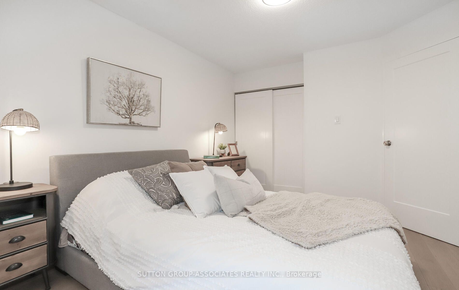 60 Homewood Ave, #525