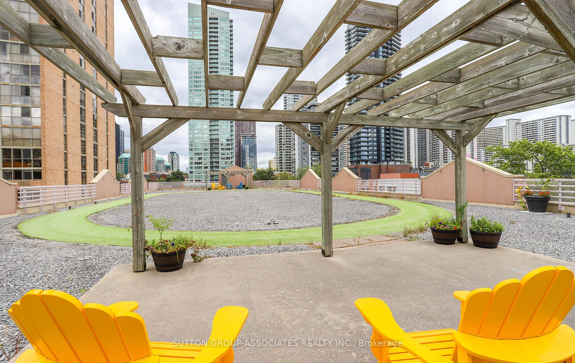60 Homewood Ave, #525