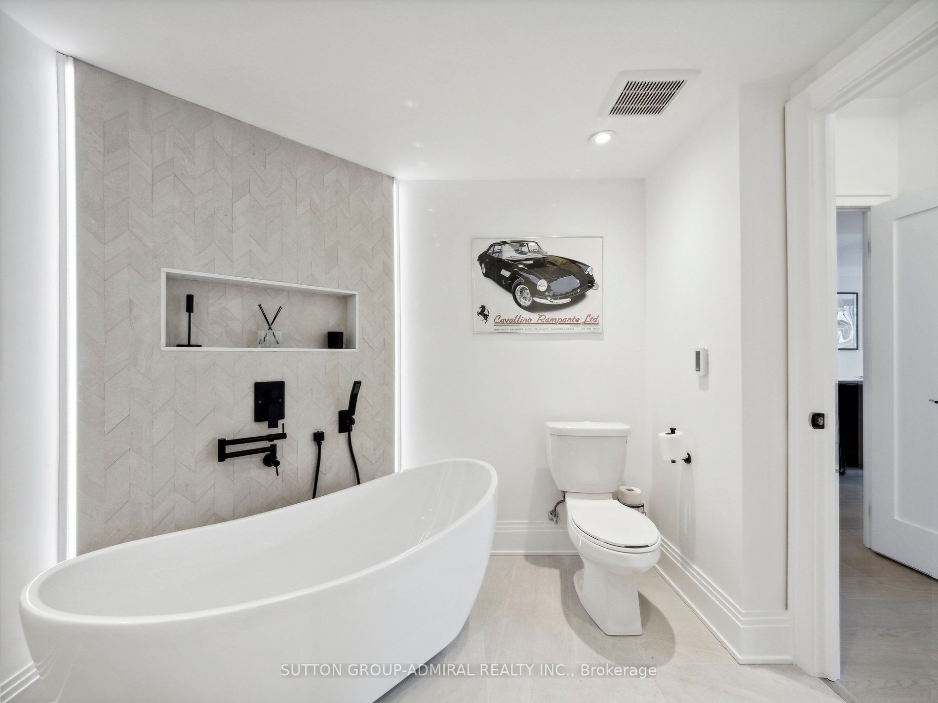 71 Simcoe St, #501