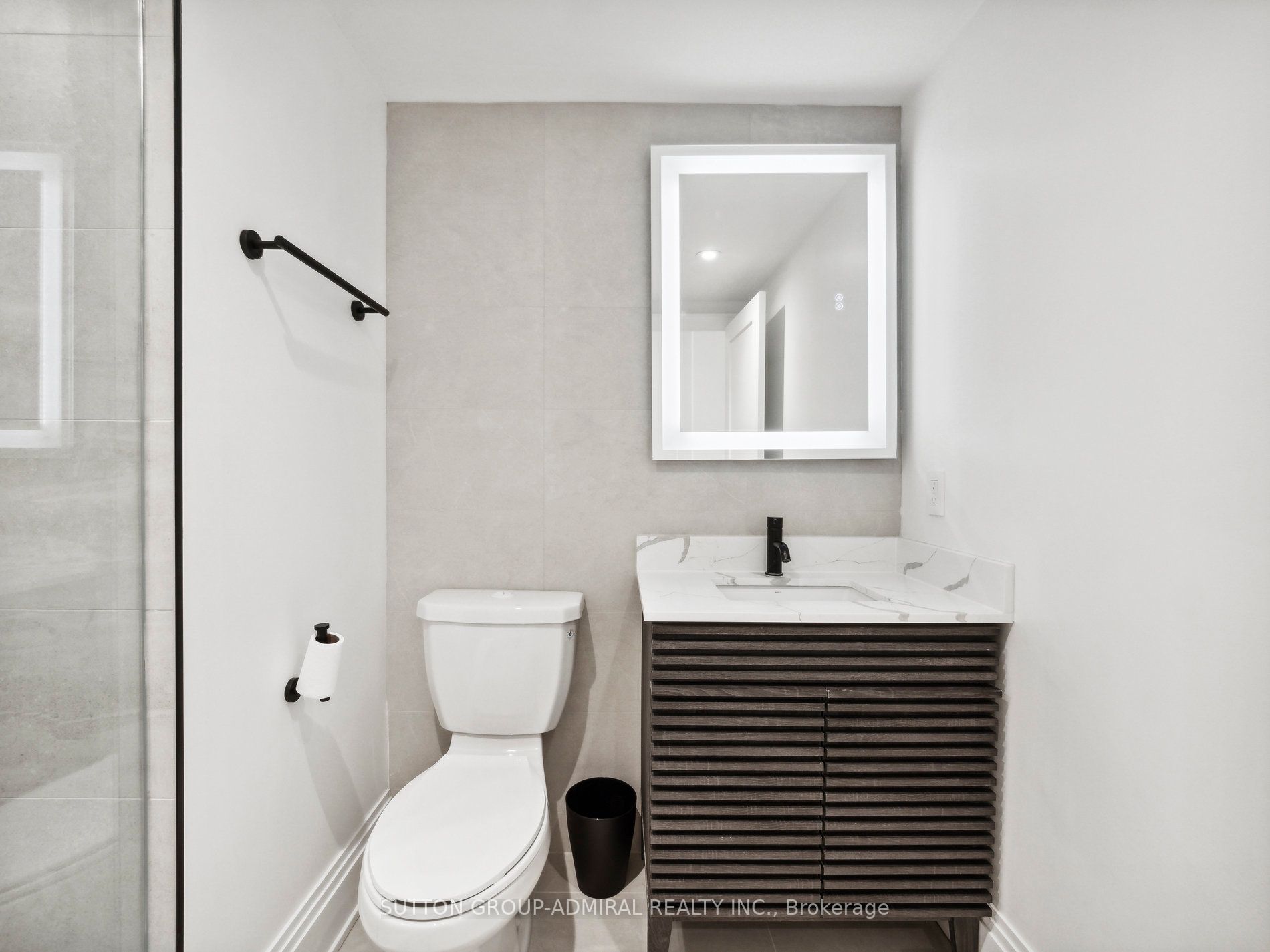 71 Simcoe St, #501