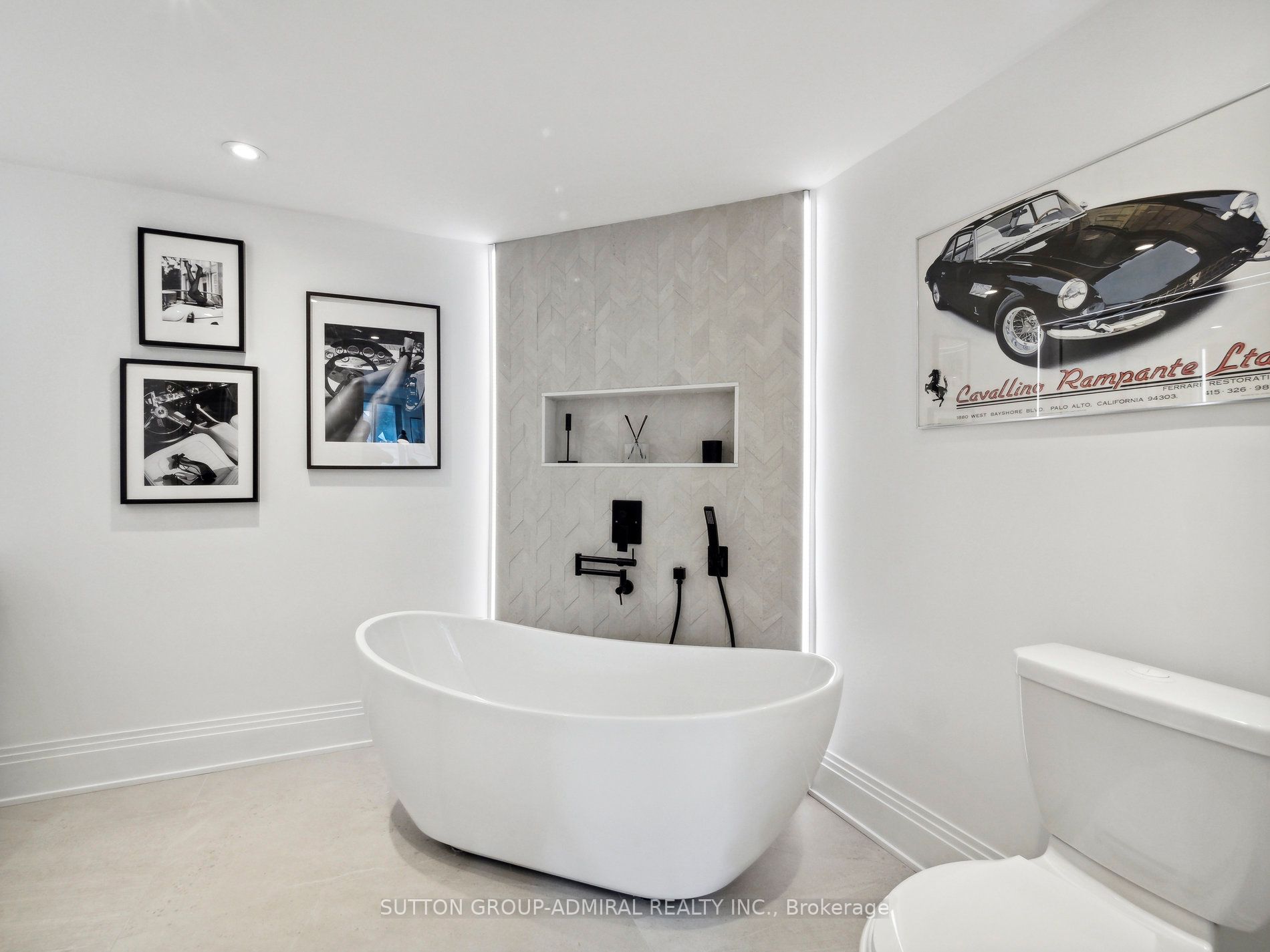 71 Simcoe St, #501