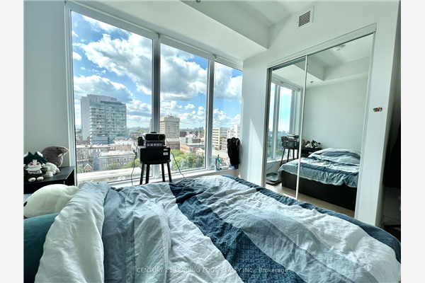 203 College St, Toronto