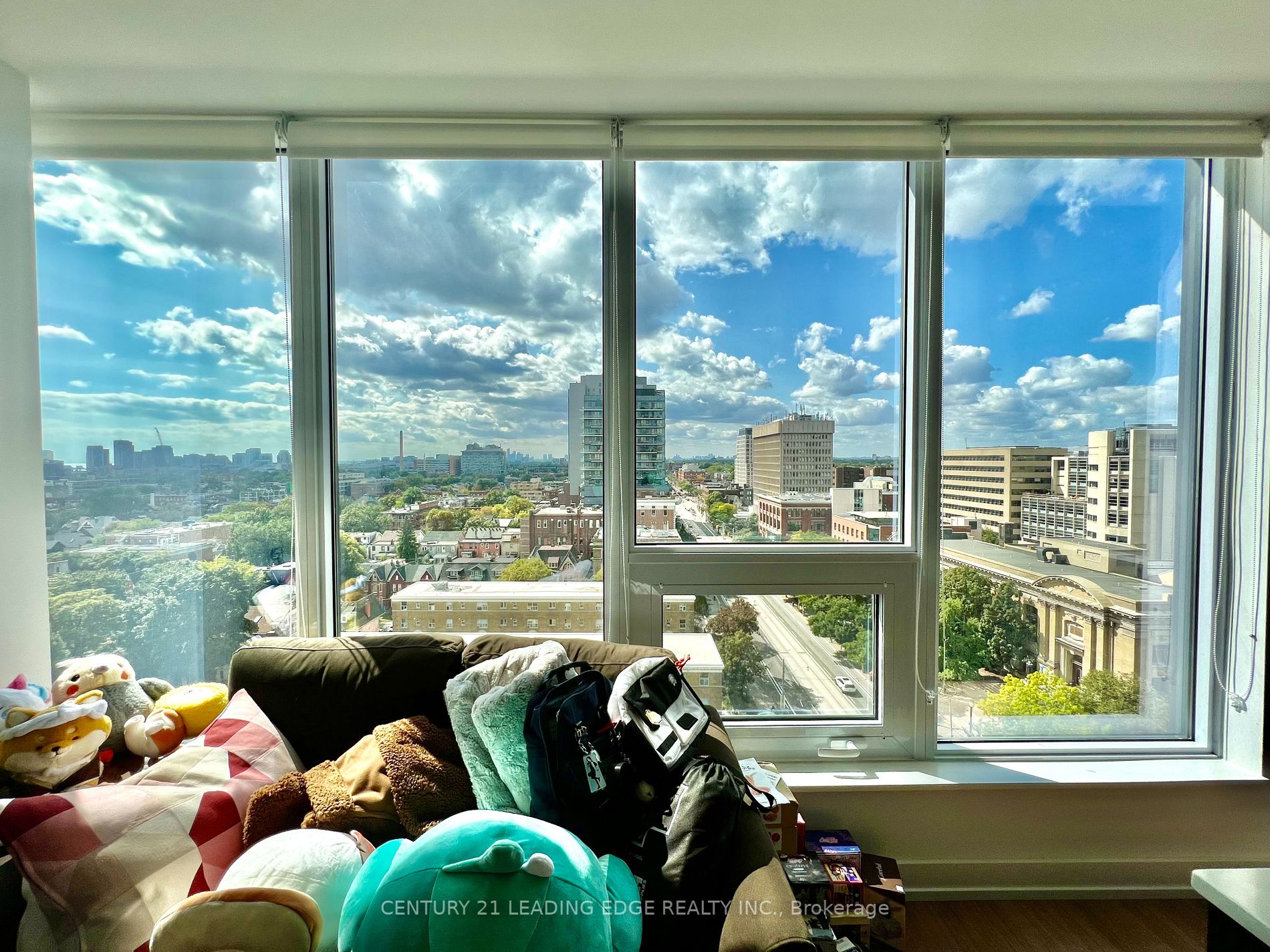 203 College St, #1103