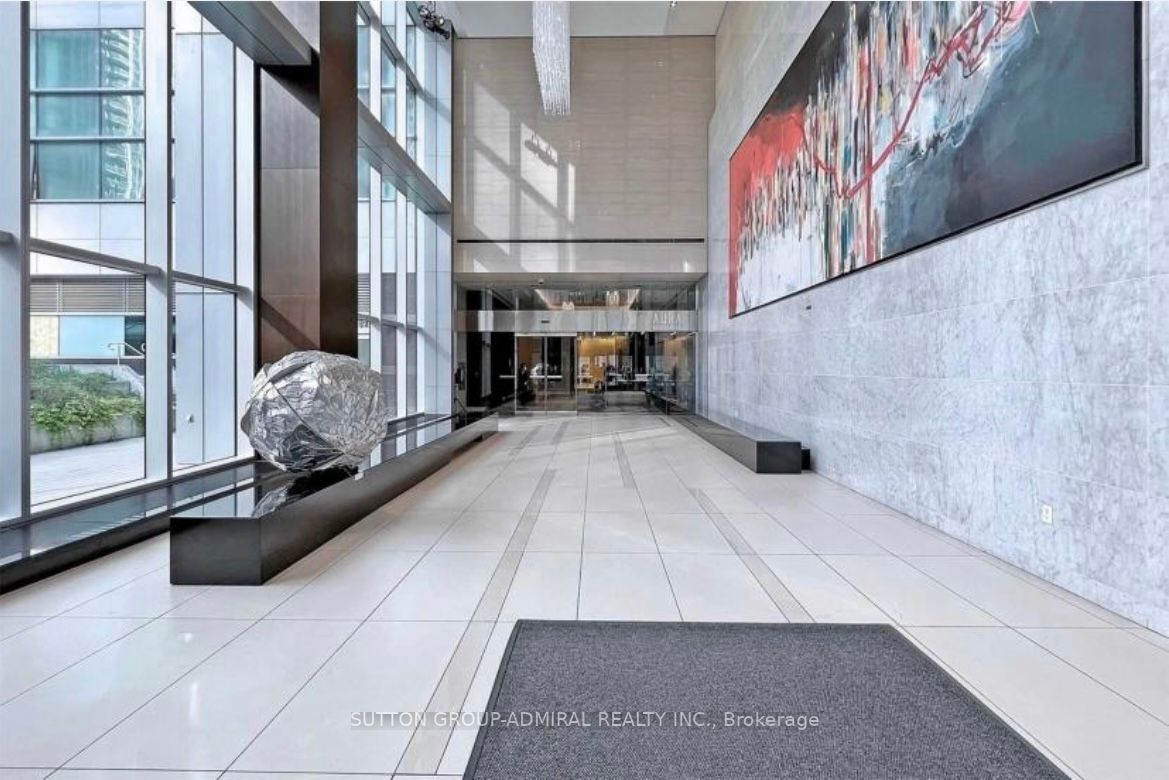 386 Yonge St, #5401