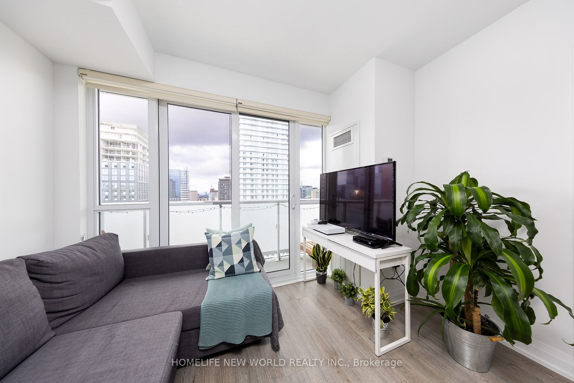 77 Mutual St, #3407