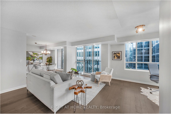 140 Simcoe St, Toronto