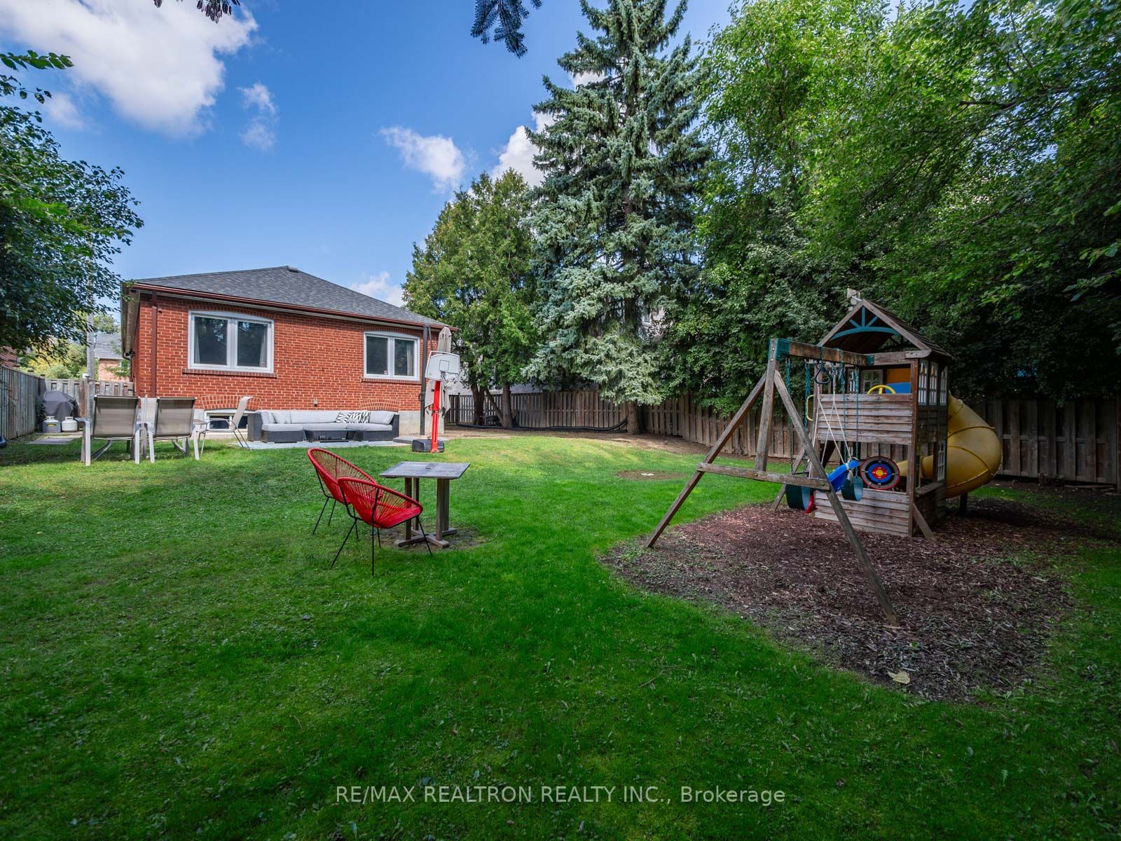 65 Invermay Ave