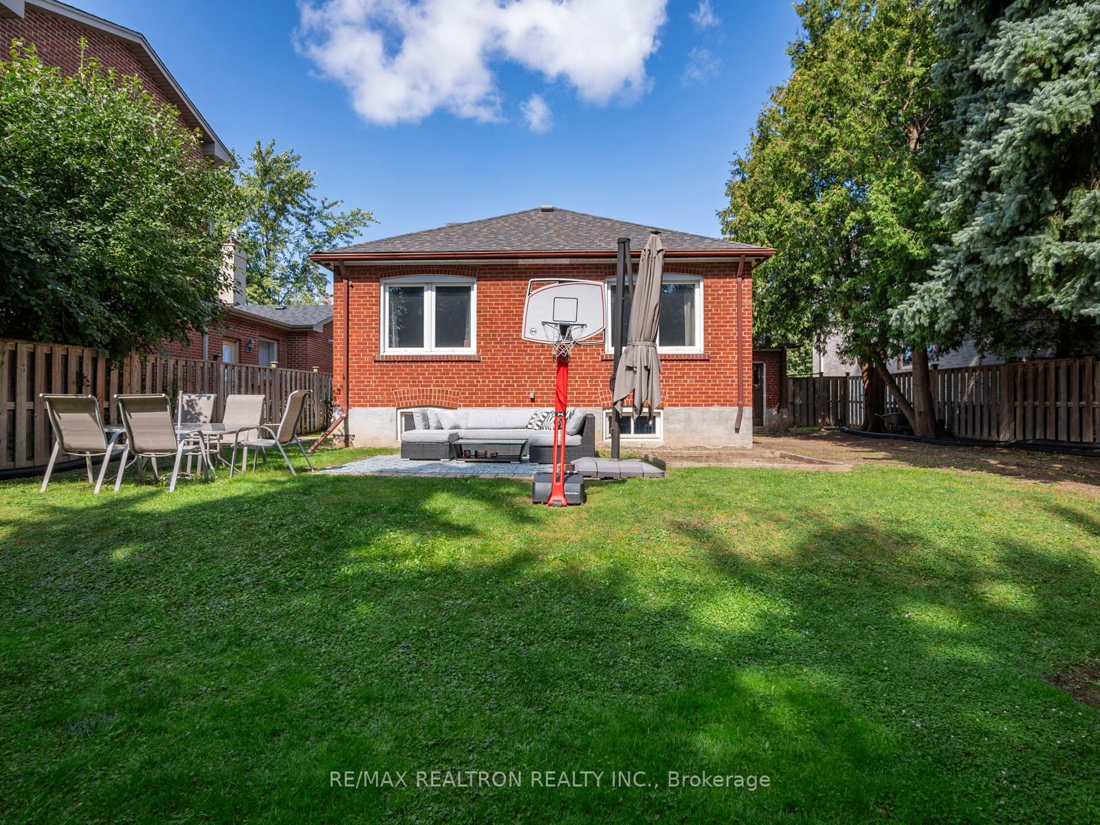 65 Invermay Ave