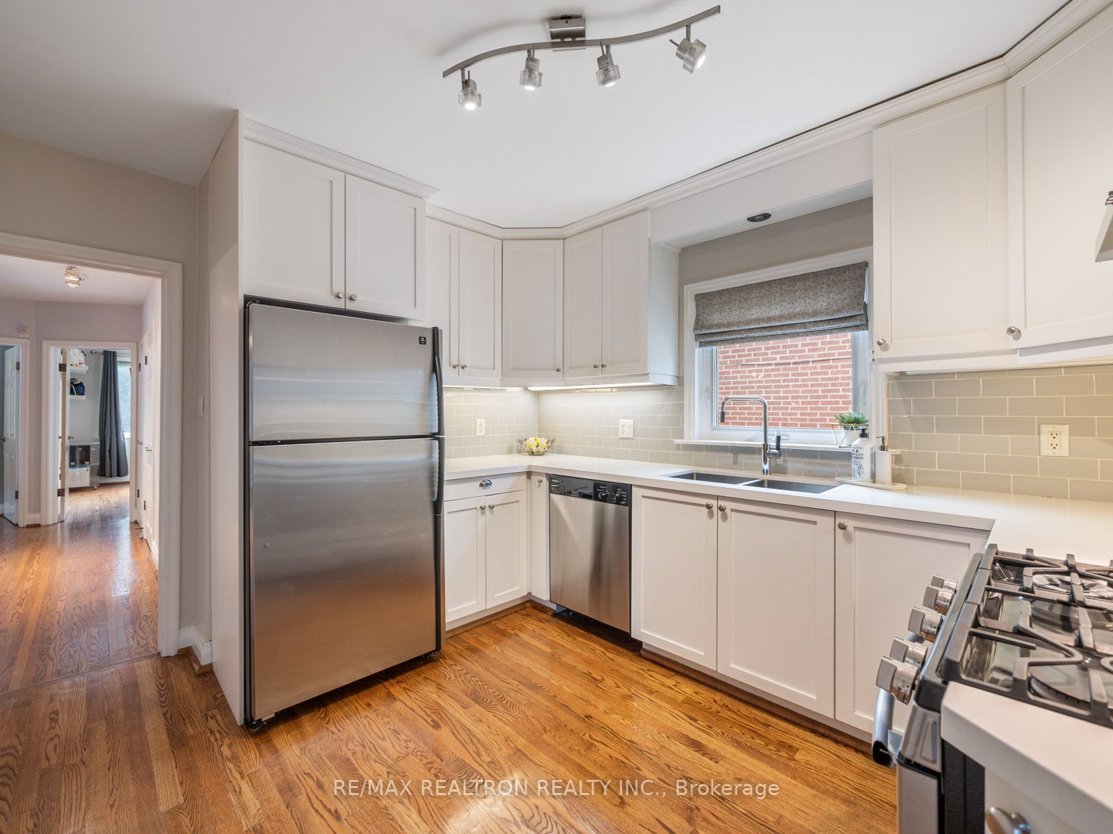 65 Invermay Ave
