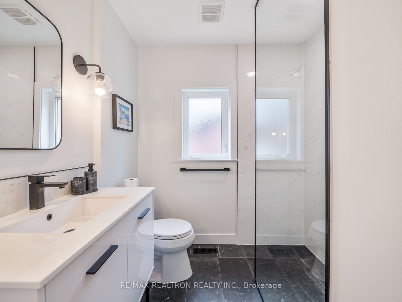 65 Invermay Ave
