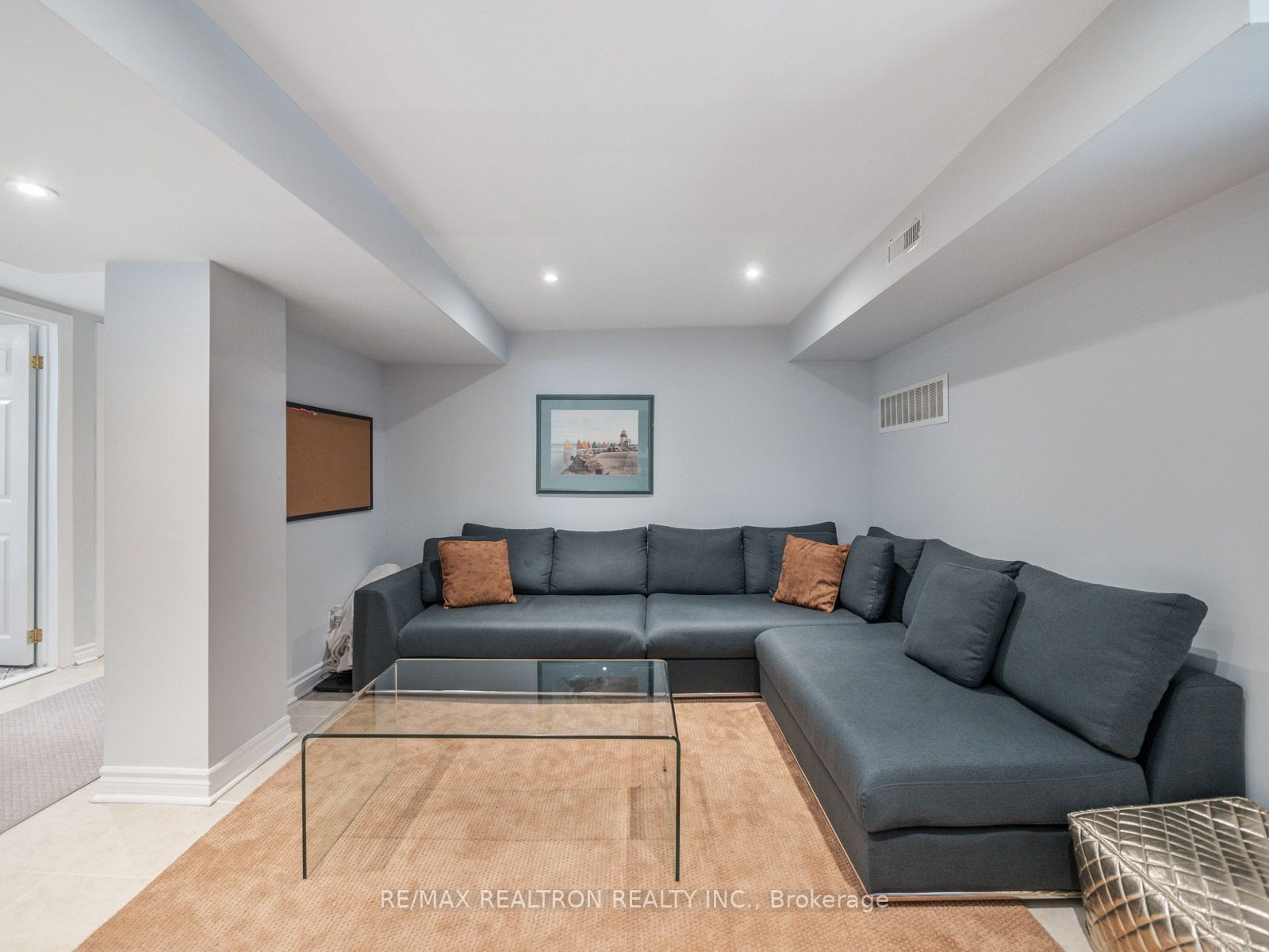 65 Invermay Ave