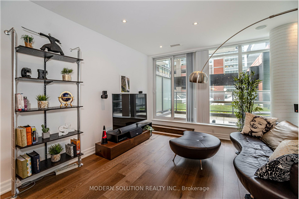 770 Bay St, Toronto