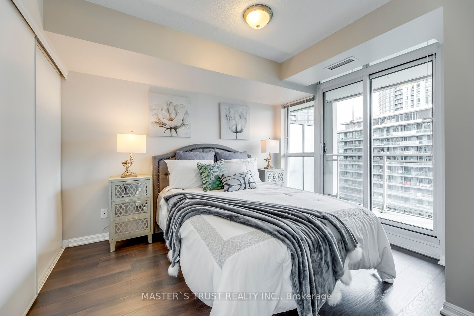 35 Bastion St, #1816
