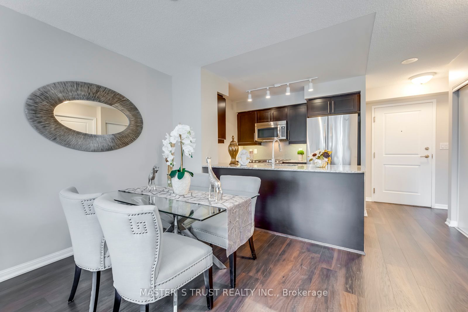 35 Bastion St, #1816