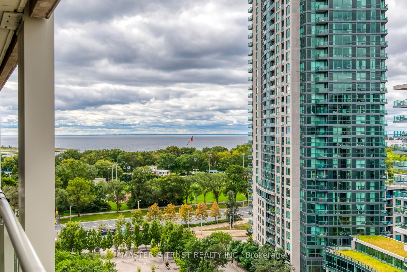 35 Bastion St, #1816